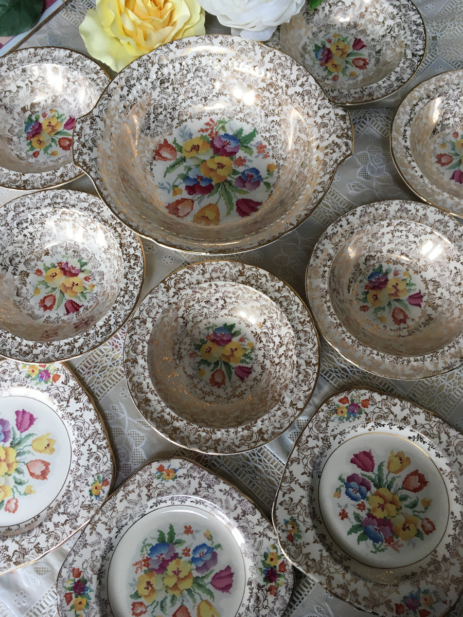 Cake Plate set of three. H K Tunstall c1933 1942. Old English Needlepoint pattern