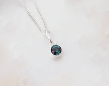 Load image into Gallery viewer, Emerald neklace 925 Sterling Silver, May Birthstone Jewellery.