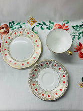 Load image into Gallery viewer, Queen Anne Bone China Trio Set 5682