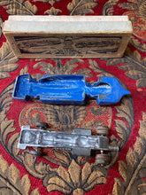 Load image into Gallery viewer, Britains Pre War Lead c1935 Boxed No.1400 BLUEBIRD LAND SPEED RECORD CAR