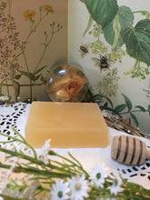 Load image into Gallery viewer, Honey &amp; Lemongrass Soap.
