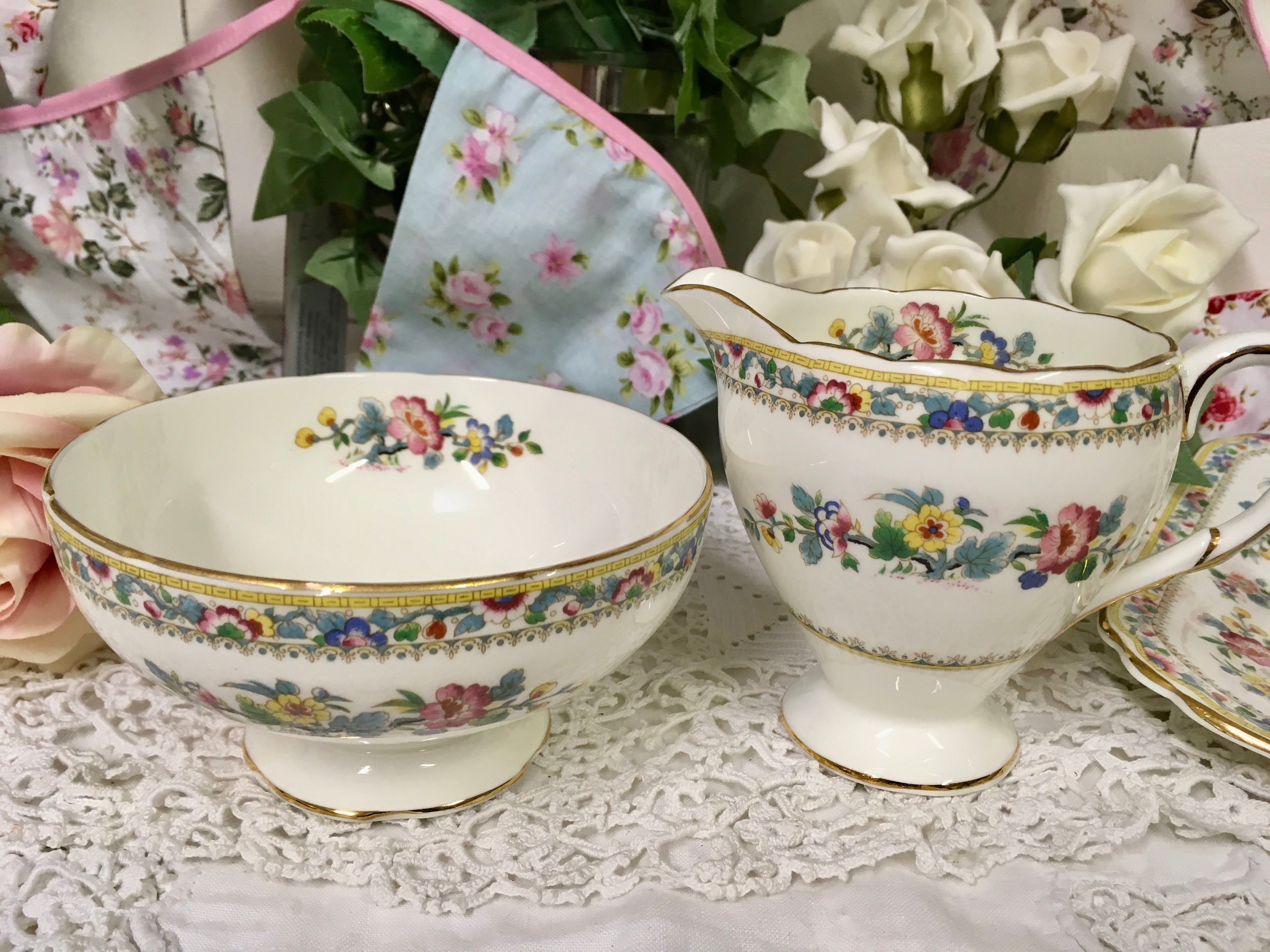 Foley フォリー Ming Rose ケーキ皿とお皿4枚の5点セット Foley フォリー Ming Rose ケーキ皿とお皿4枚の5点セット