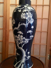 Load image into Gallery viewer, Antique, Blue &amp; White Chinese Vase,Kangxi period (1662-1722)